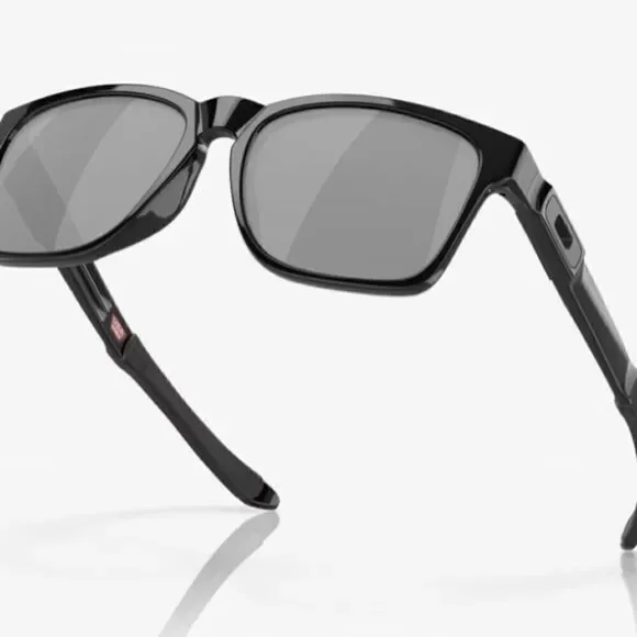 Oakley’s catalyst Mens Sunglasses NWT